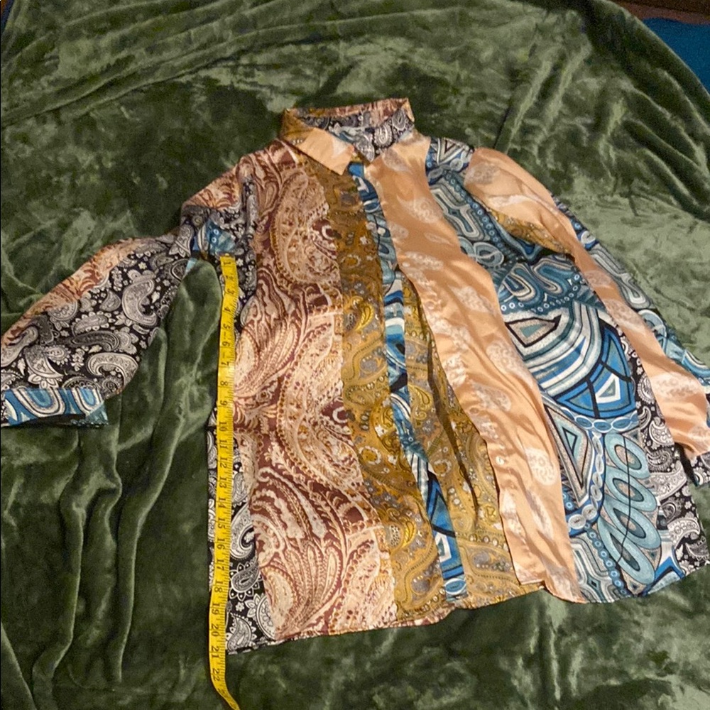 Multicolor Patterned Button-Up 👚 Blouse - Picture 2 of 4
